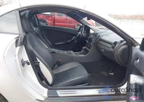 2006 Mercedes-Benz Slk 280 из США, поврежденный, VIN WDBWK54F46F127533